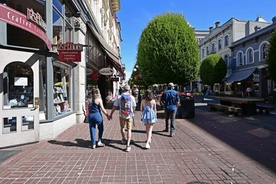 Exploring Cities in Canada: A Journey Through Culture, Food, and History